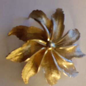 Vintage HAR Goldtone Flower Brooch